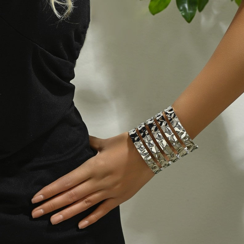 Hot Sale Latest Trends Women's Stainless Steel gold bangles Simple Style Jewelry 18k women bangle bracelet